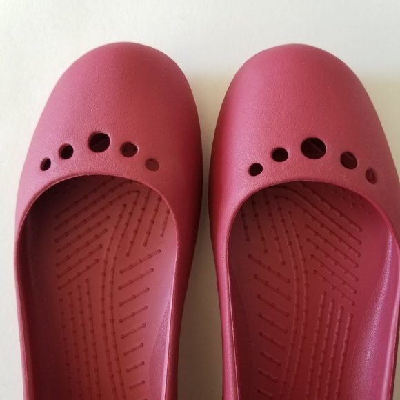 Crocs Red Ballet Flats Rubber Slip-On Shoe  size 9 - Picture 5 of 10